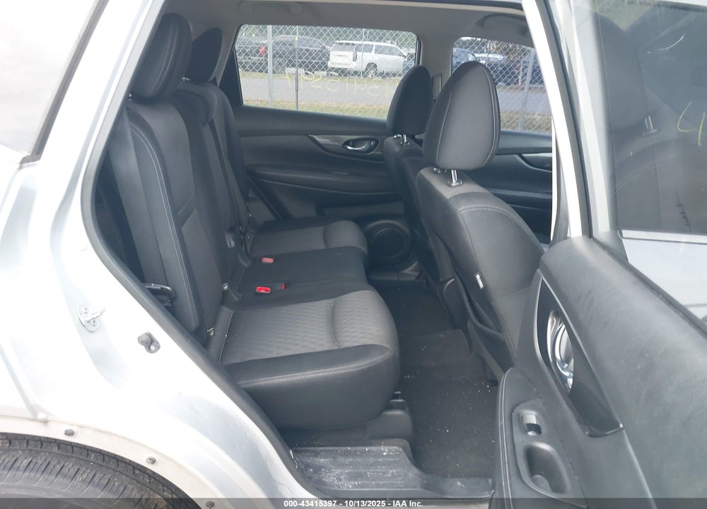 2017 NISSAN ROGUE SV VIN: JN8AT2MV7HW256419