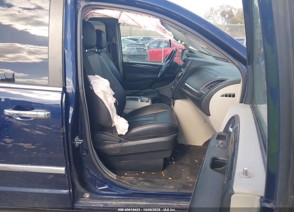 2015 CHRYSLER TOWN & COUNTRY VIN: 2C4RC1BG7FR572938
