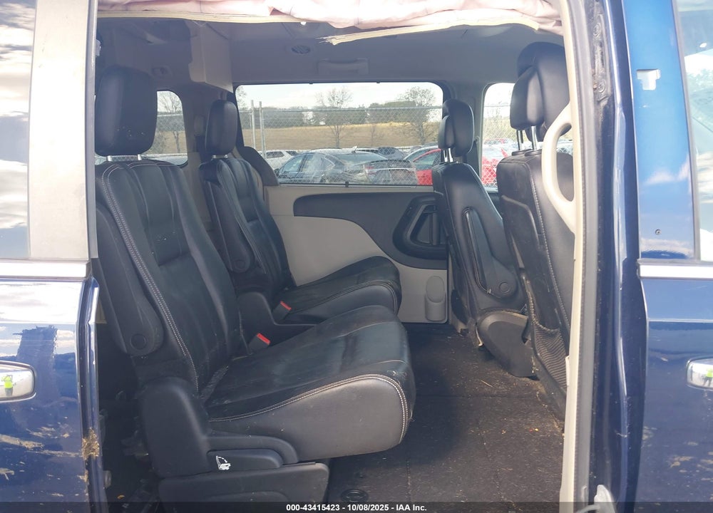 2015 CHRYSLER TOWN & COUNTRY VIN: 2C4RC1BG7FR572938