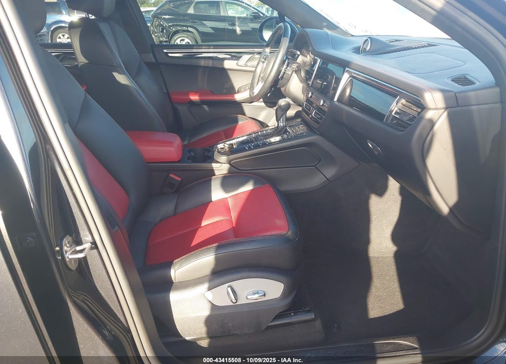 2021 PORSCHE MACAN VIN: WP1AA2A54MLB10754