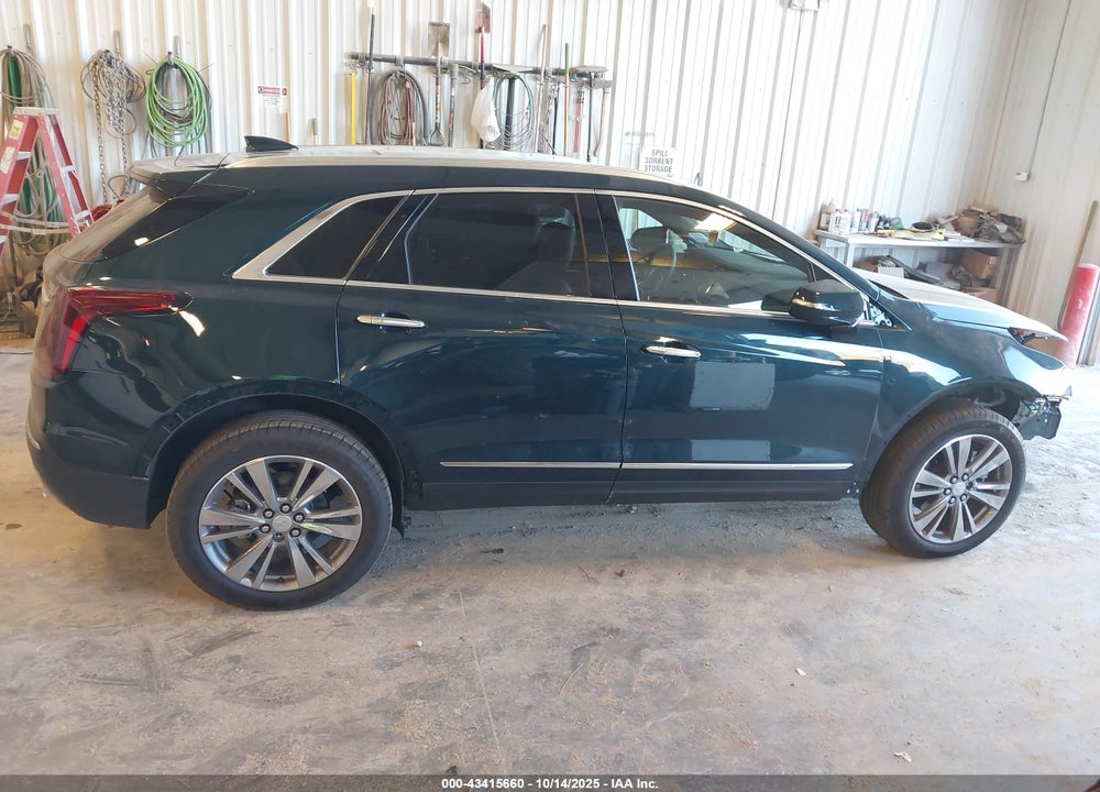 2025 CADILLAC XT5 VIN: 1GYKNDRS3SZ137447