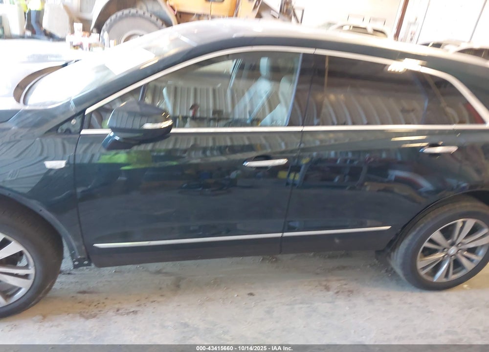 2025 CADILLAC XT5 VIN: 1GYKNDRS3SZ137447