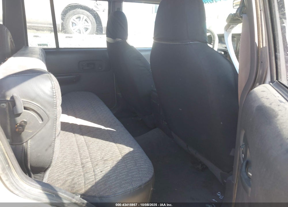 2000 JEEP CHEROKEE SPORT VIN: 1J4FF48S8YL149301