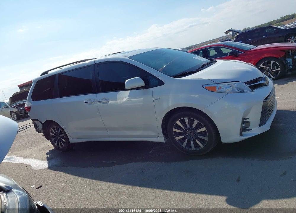 2019 TOYOTA SIENNA XLE PREMIUM 7 PASSENGER VIN: 5TDDZ3DC3KS221802