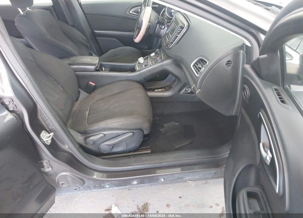 2016 CHRYSLER 200 VIN: 1C3CCCAB4GN143847