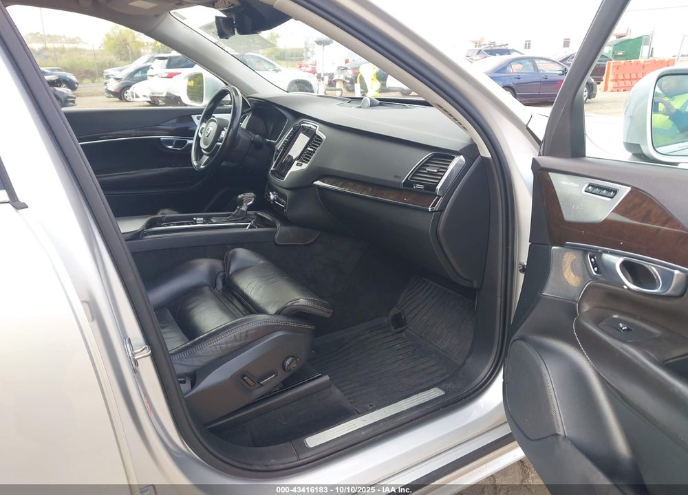 2017 VOLVO XC90 T6 MOMENTUM VIN: YV4A22PKXH1177174