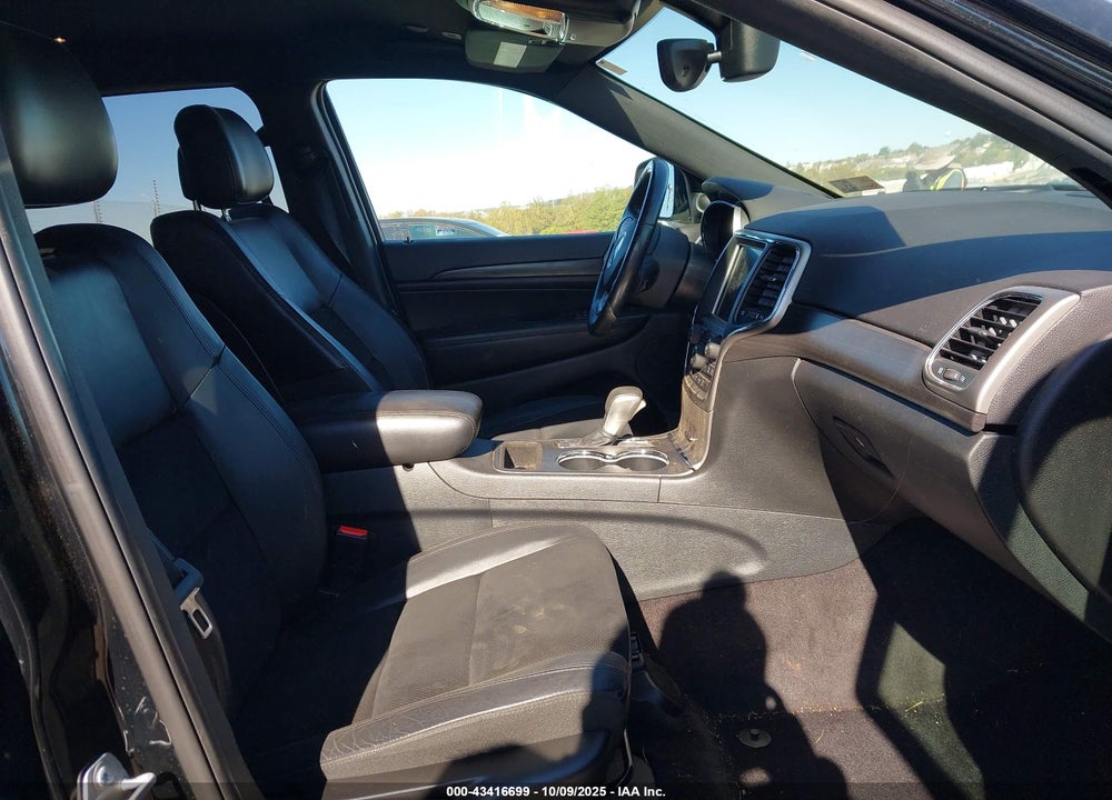 2018 JEEP GRAND CHEROKEE LAREDO E 4X4 VIN: 1C4RJFAG1JC333715