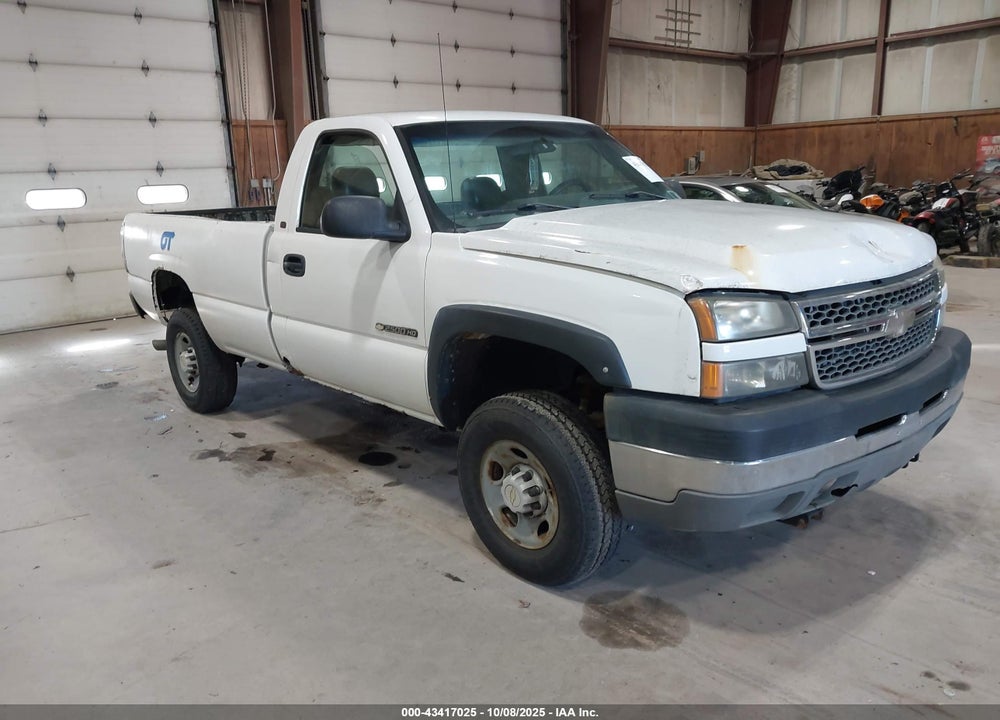 2005 CHEVROLET SILVERADO 2500HD WORK TRUCK VIN: 1GCHK24U25E324941