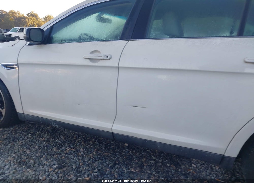 2011 FORD TAURUS VIN: 1FAHP2DW5BG185543