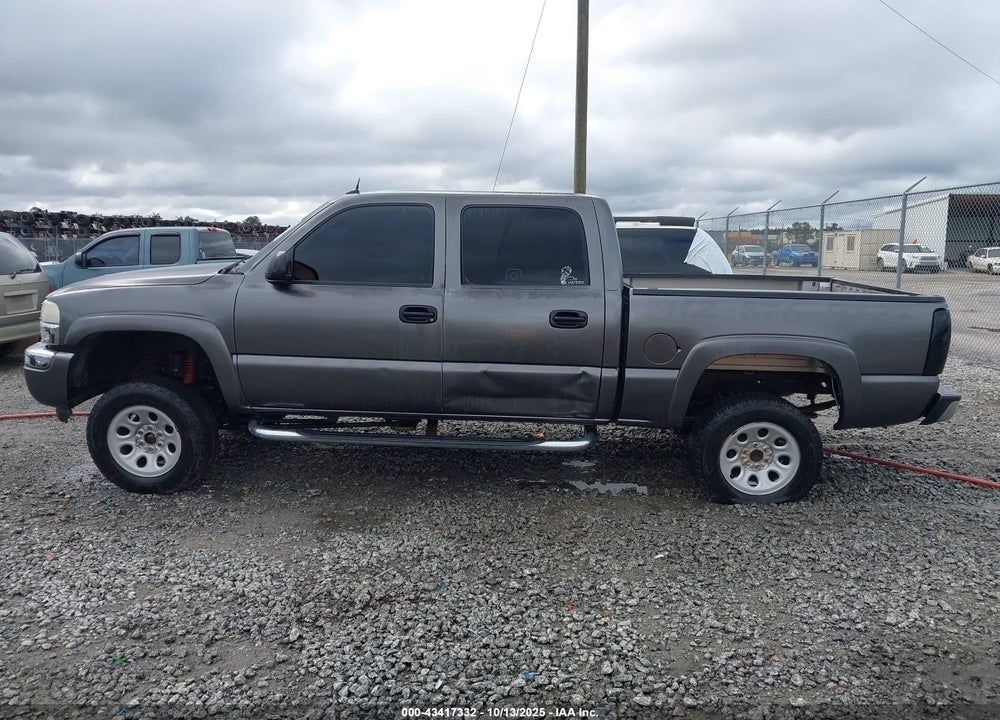 2005 GMC SIERRA 1500 SLE VIN: 2GTEK13T851393981