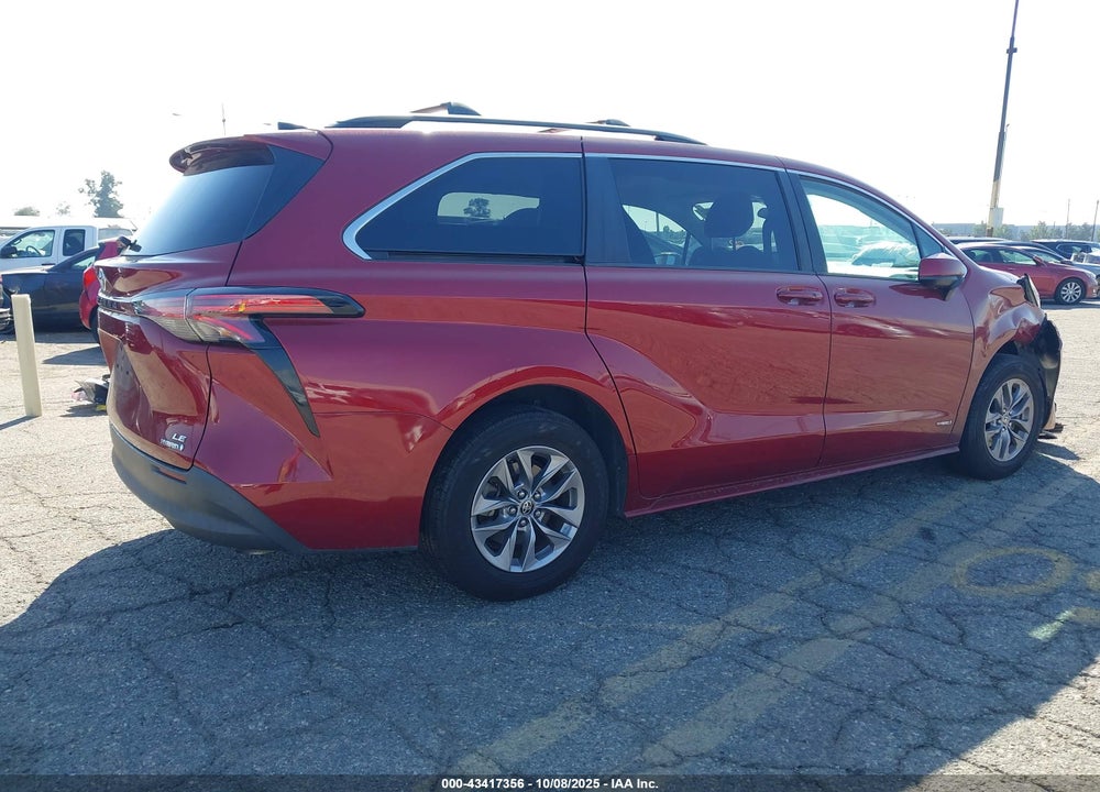 2021 TOYOTA SIENNA LE VIN: 5TDKRKEC5MS016128