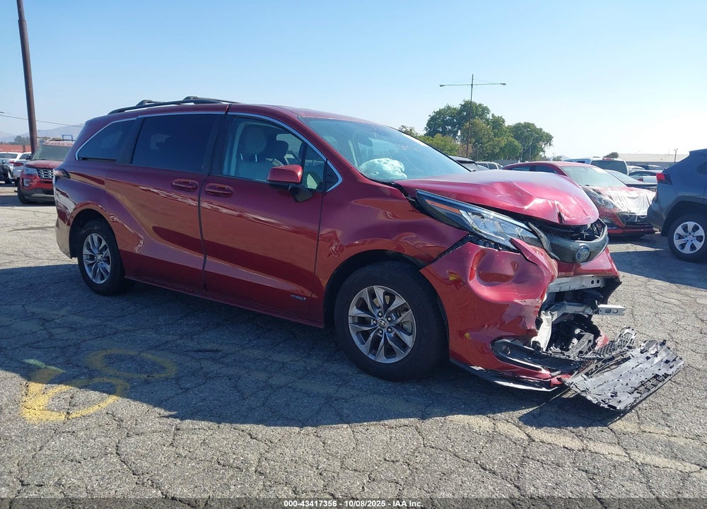2021 TOYOTA SIENNA LE VIN: 5TDKRKEC5MS016128