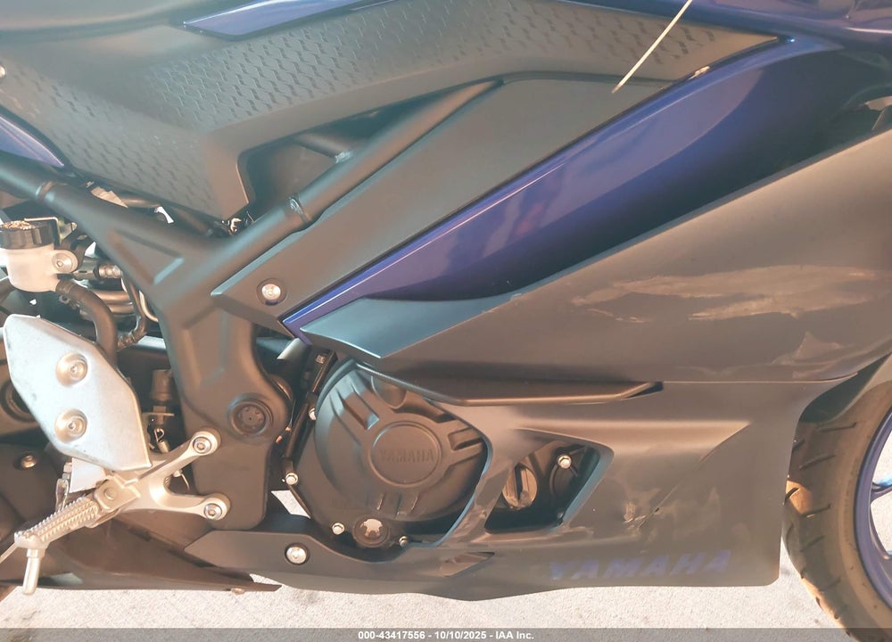 2023 YAMAHA YZFR3 A VIN: MH3RH18Y1PK011377