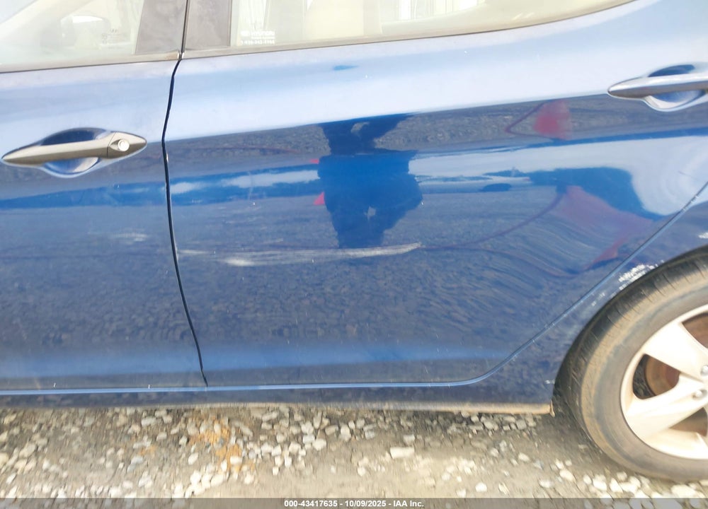 2013 HYUNDAI ELANTRA VIN: KMHDH4AE2DU556929