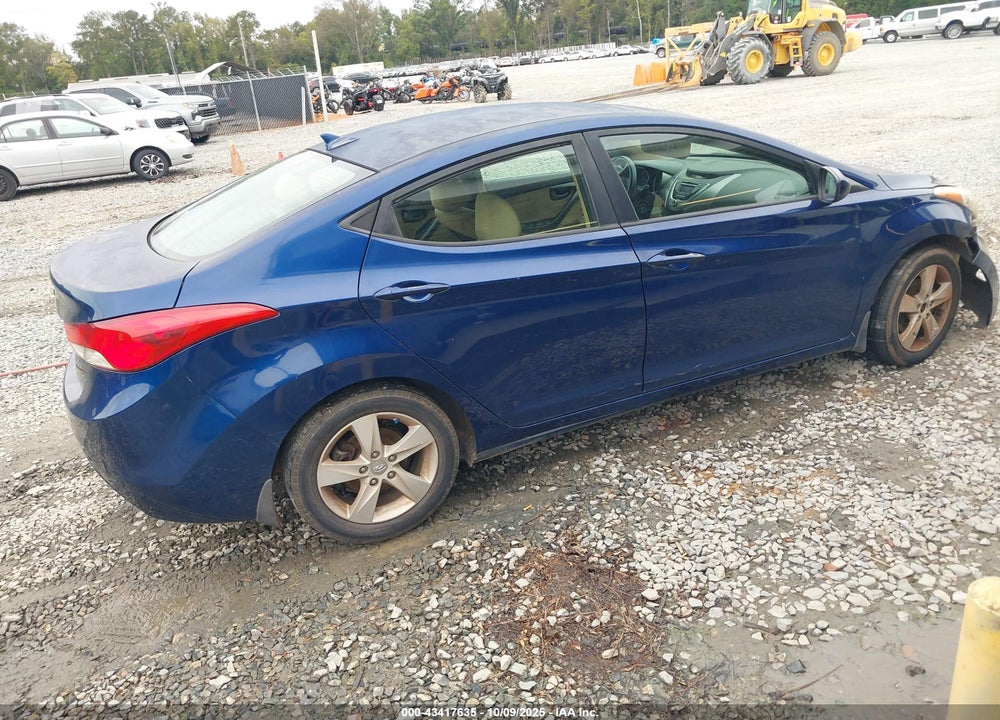 2013 HYUNDAI ELANTRA VIN: KMHDH4AE2DU556929