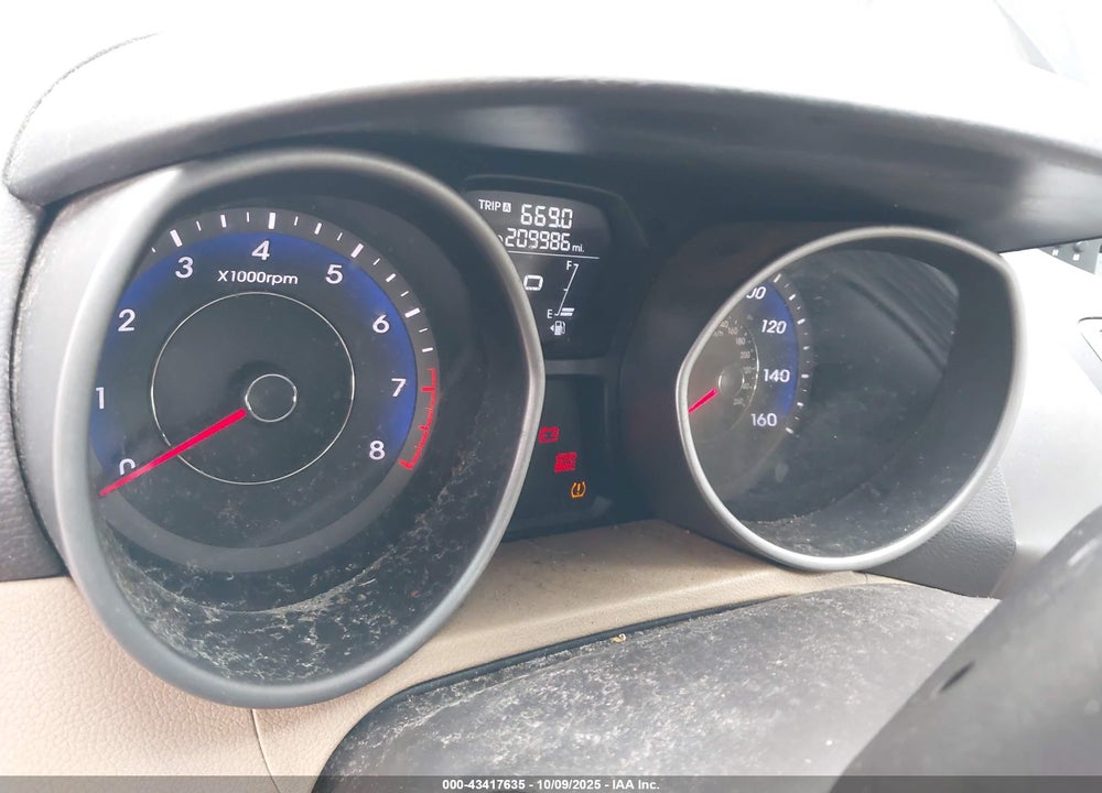 2013 HYUNDAI ELANTRA VIN: KMHDH4AE2DU556929