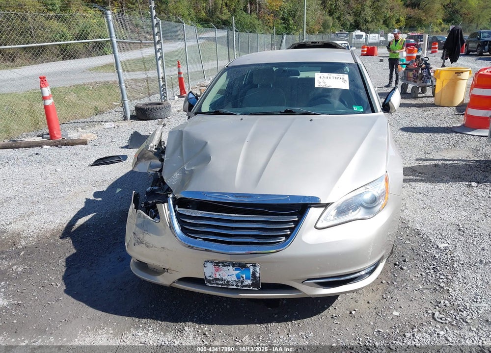 2014 CHRYSLER 200 VIN: 1C3CCBAB8EN206360
