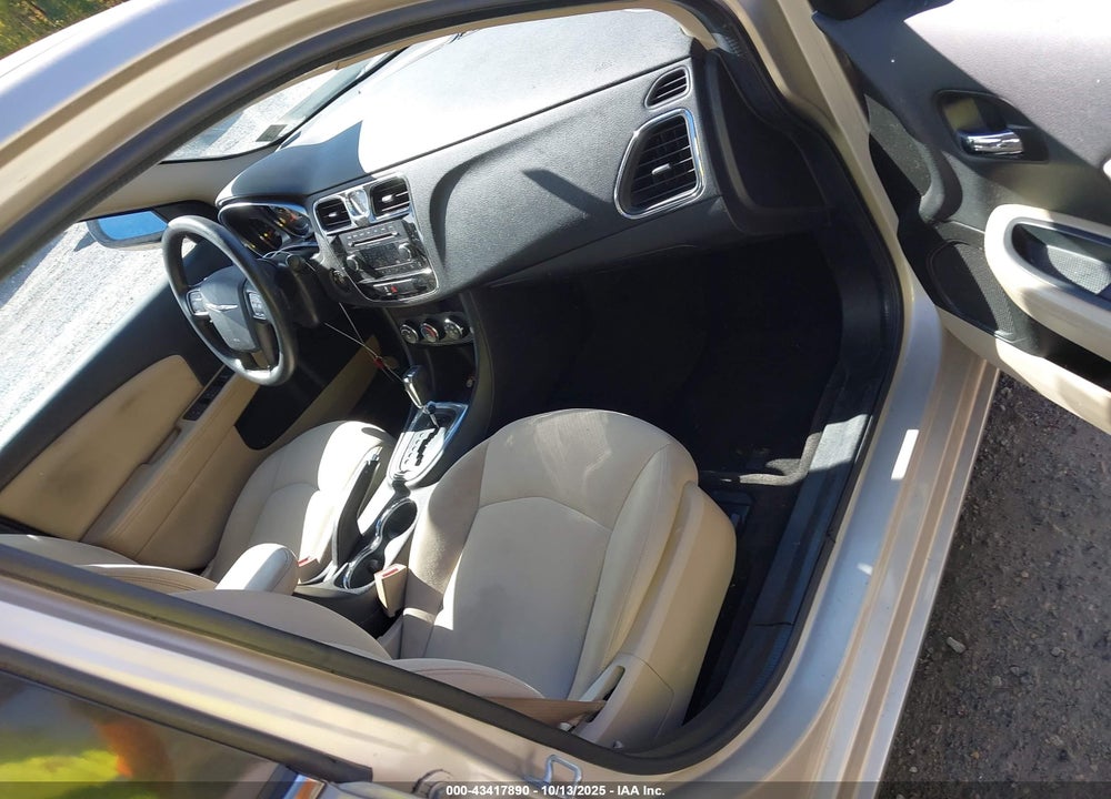 2014 CHRYSLER 200 VIN: 1C3CCBAB8EN206360