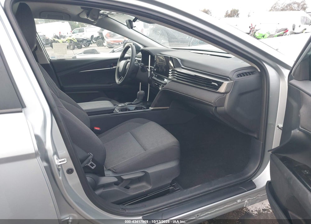 2025 TOYOTA CAMRY LE VIN: 4T1DAACK7SU096413