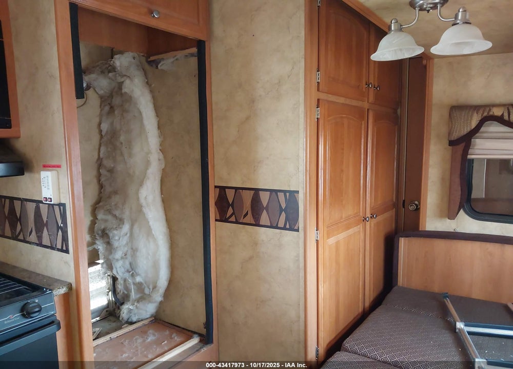 2010 KEYSTONE COUGAR M-27 SAB VIN: 4YDF27S21A2502756