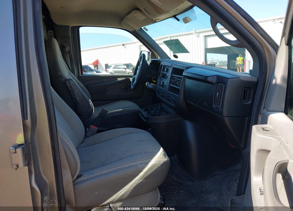 2008 CHEVROLET EXPRESS VIN: 1GCGG25C981142474