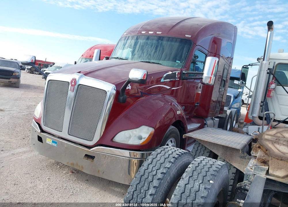 2017 KENWORTH T680 VIN: 1XKYDP9X8HJ176532