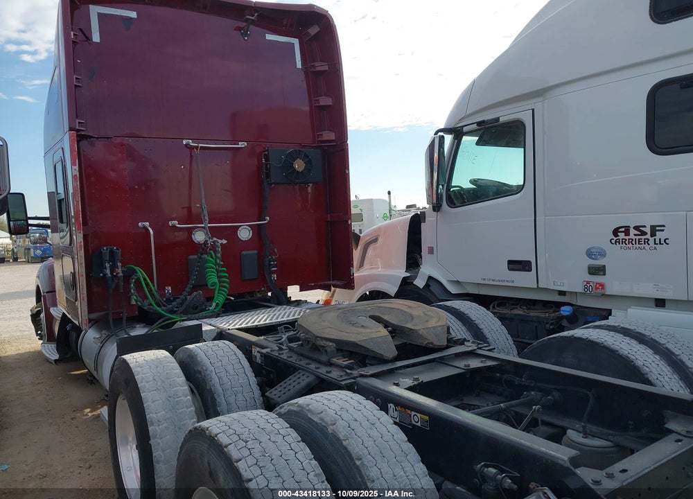 2017 KENWORTH T680 VIN: 1XKYDP9X8HJ176532