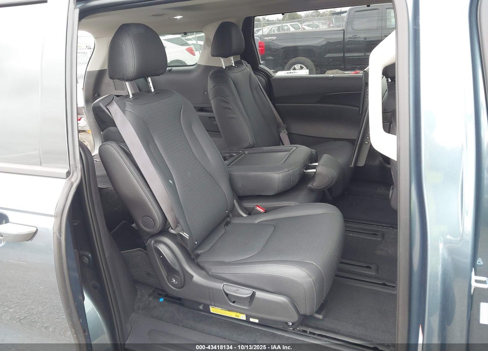 2025 KIA CARNIVAL MPV VIN: KNDNE5K32S6490131