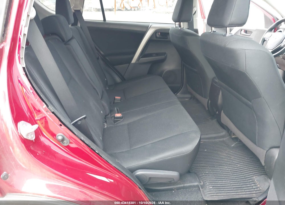 2018 TOYOTA RAV4 VIN: 2T3BFREV3JW829805