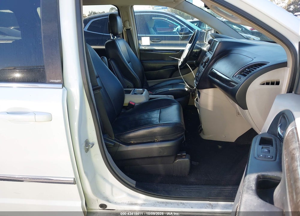 2014 CHRYSLER TOWN & COUNTRY TOURING VIN: 2C4RC1BG1ER124032
