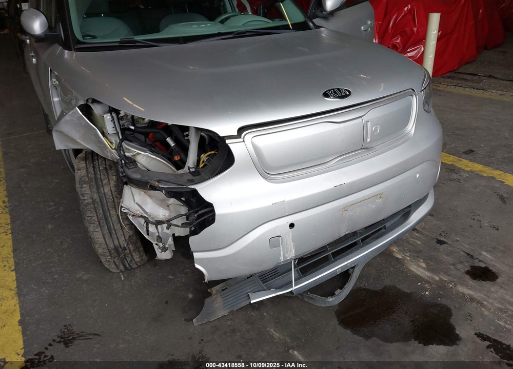 2019 KIA SOUL EV VIN: KNDJX3AE3K7038103