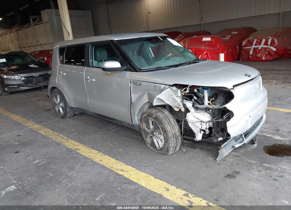 2019 KIA SOUL EV VIN: KNDJX3AE3K7038103
