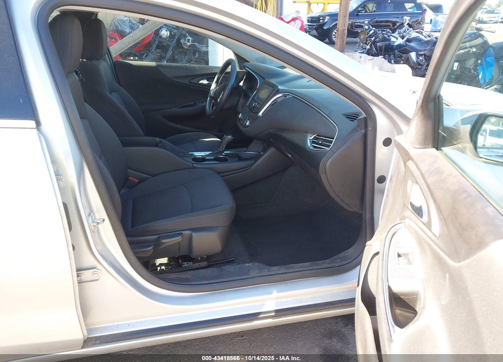 2018 CHEVROLET MALIBU LT VIN: 1G1ZD5ST3JF156699