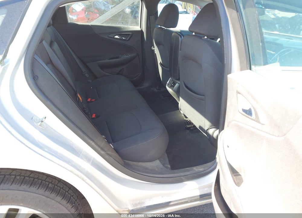 2018 CHEVROLET MALIBU LT VIN: 1G1ZD5ST3JF156699