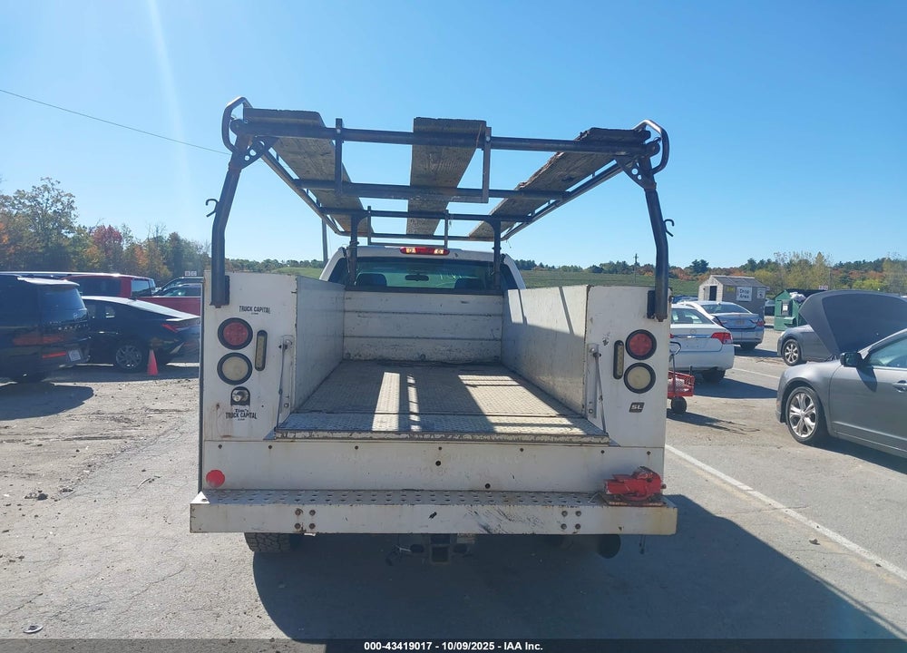 2013 CHEVROLET SILVERADO 3500HD WORK TRUCK VIN: 1GC4KZC82DF124100
