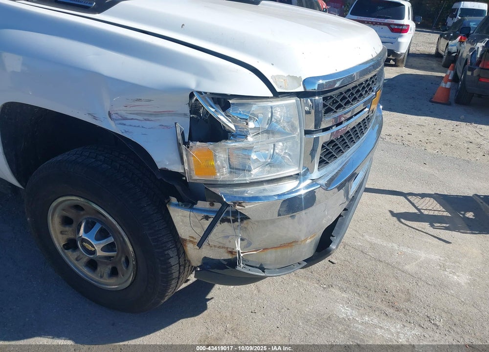 2013 CHEVROLET SILVERADO 3500HD WORK TRUCK VIN: 1GC4KZC82DF124100