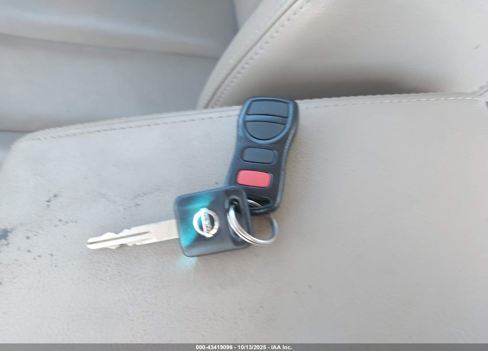 2005 NISSAN ALTIMA VIN: 1N4BL11E65N480562