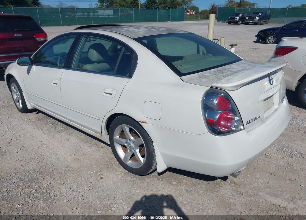2005 NISSAN ALTIMA VIN: 1N4BL11E65N480562