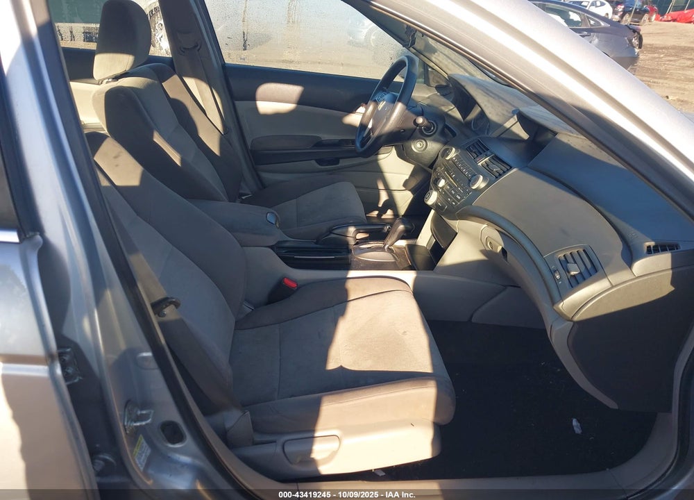 2009 HONDA ACCORD VIN: 1HGCP26489A132026