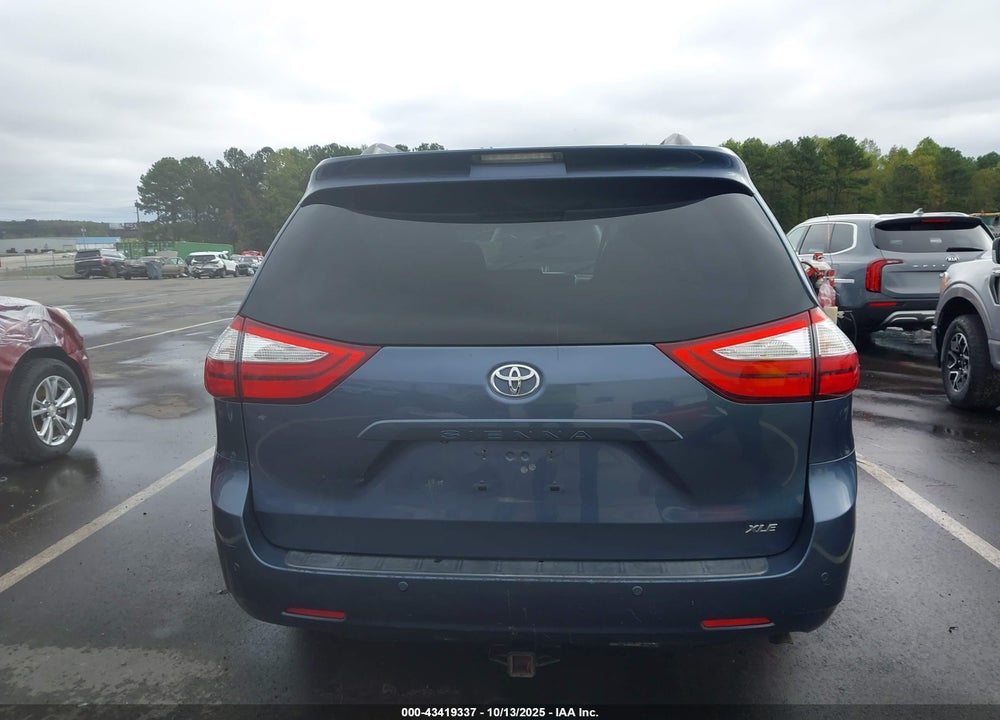 2015 TOYOTA SIENNA XLE 8 PASSENGER VIN: 5TDYK3DC1FS528090