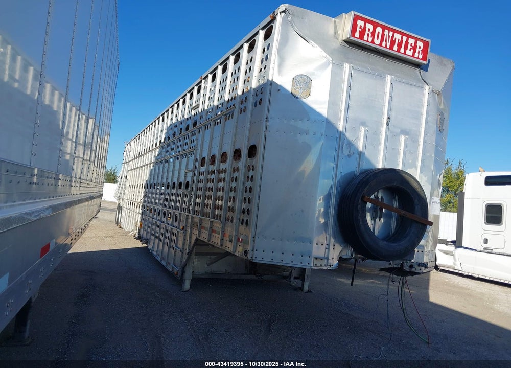 1998 MERRITT EQUIPMENT CO LIVESTOCK SEMI TRAILER VIN: 1MT2N5224WH015141