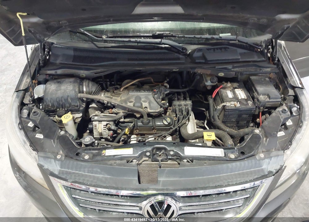 2010 VOLKSWAGEN ROUTAN SE VIN: 2V4RW3D12AR280205