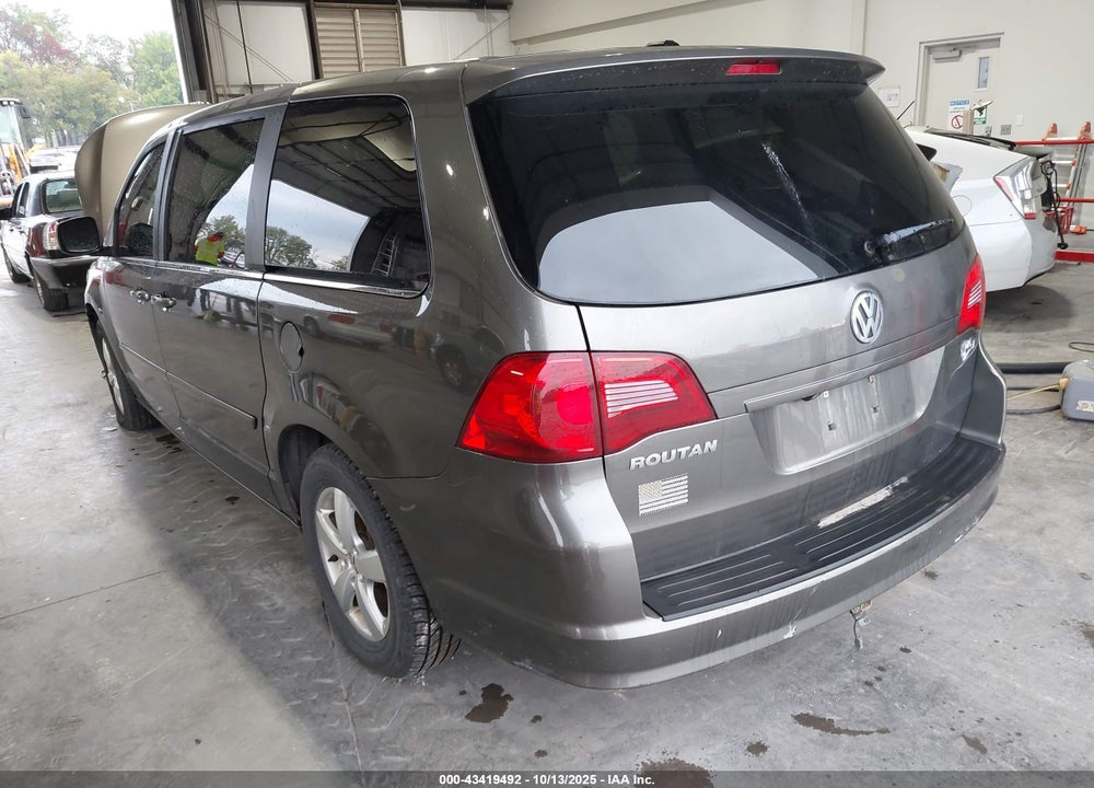 2010 VOLKSWAGEN ROUTAN SE VIN: 2V4RW3D12AR280205