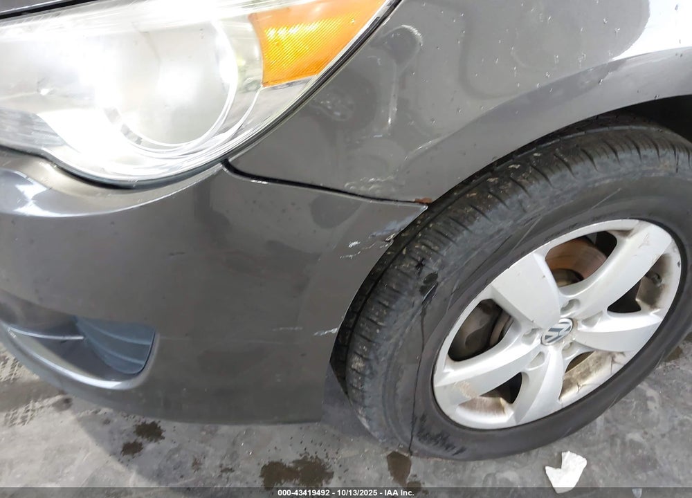 2010 VOLKSWAGEN ROUTAN SE VIN: 2V4RW3D12AR280205