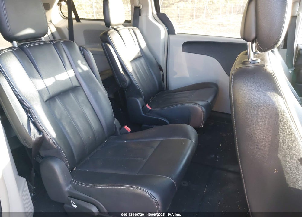 2014 CHRYSLER TOWN & COUNTRY TOURING VIN: 2C4RC1BG8ER218800