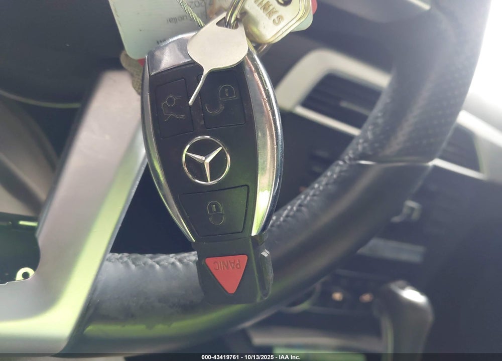 2013 MERCEDES-BENZ C 300 SPORT 4MATIC VIN: WDDGF8AB9DR284120