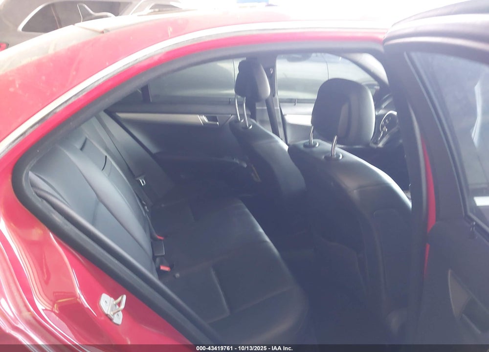 2013 MERCEDES-BENZ C 300 SPORT 4MATIC VIN: WDDGF8AB9DR284120