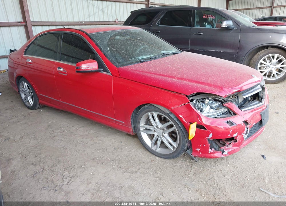 2013 MERCEDES-BENZ C 300 SPORT 4MATIC VIN: WDDGF8AB9DR284120