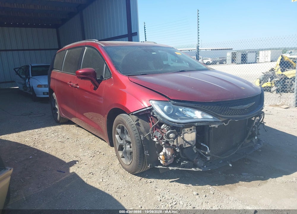 2020 CHRYSLER PACIFICA TOURING L PLUS VIN: 2C4RC1EG8LR239588
