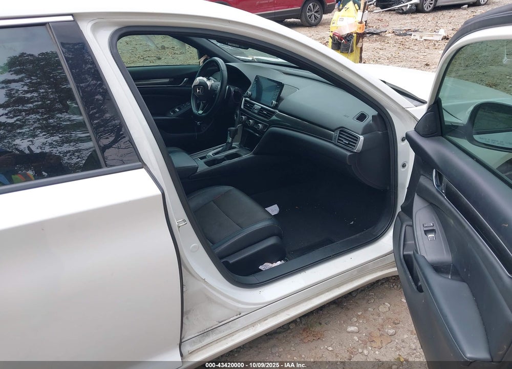 2018 HONDA ACCORD VIN: 1HGCV1F35JA237926